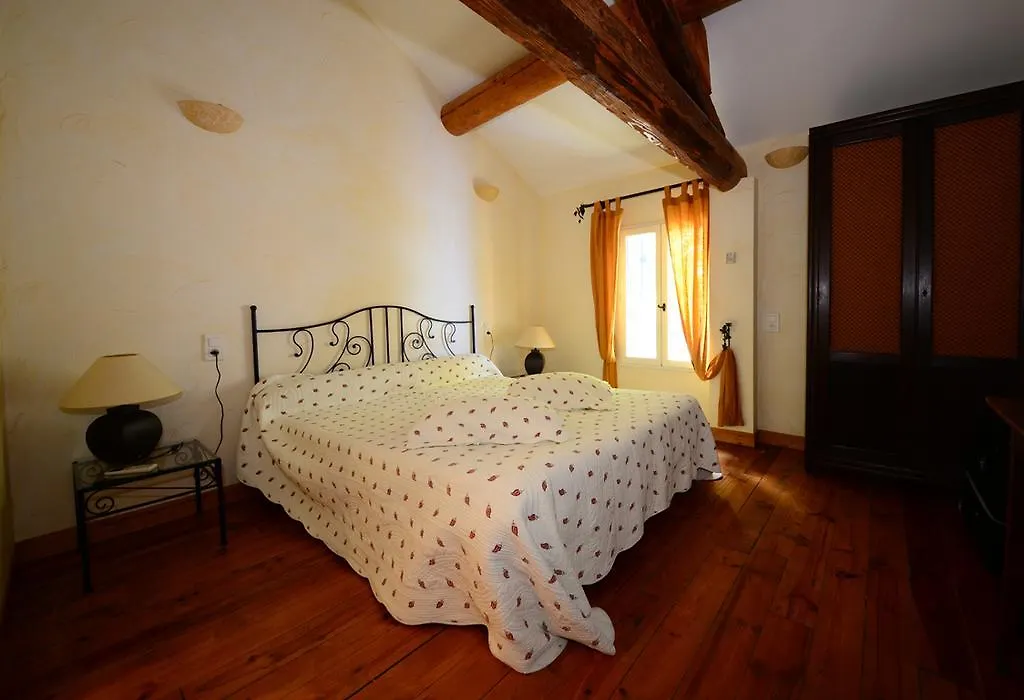 Hotel L'Oustau de Mistral à Eyragues 0*,  France