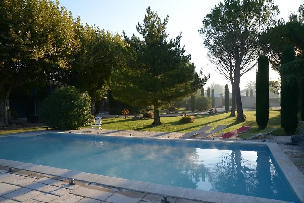 L'Oustau De Mistral Hotel Eyragues Guest house